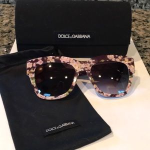 Dolce & Gabbana sun glasses